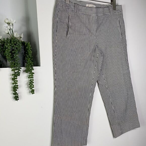 Loft Seersucker Cropped Stripe Capri Pants Navy 8P - Picture 2 of 11